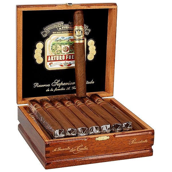 Arturo Fuente - Don Carlos Presidente