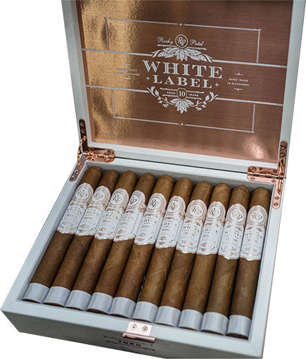 Rocky Patel White Label Churchill - Aged 7 Months